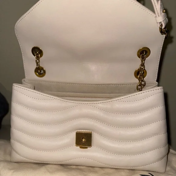 Louis Vuitton New Wave GM Chain Bag in Cream - Picture 12 of 16